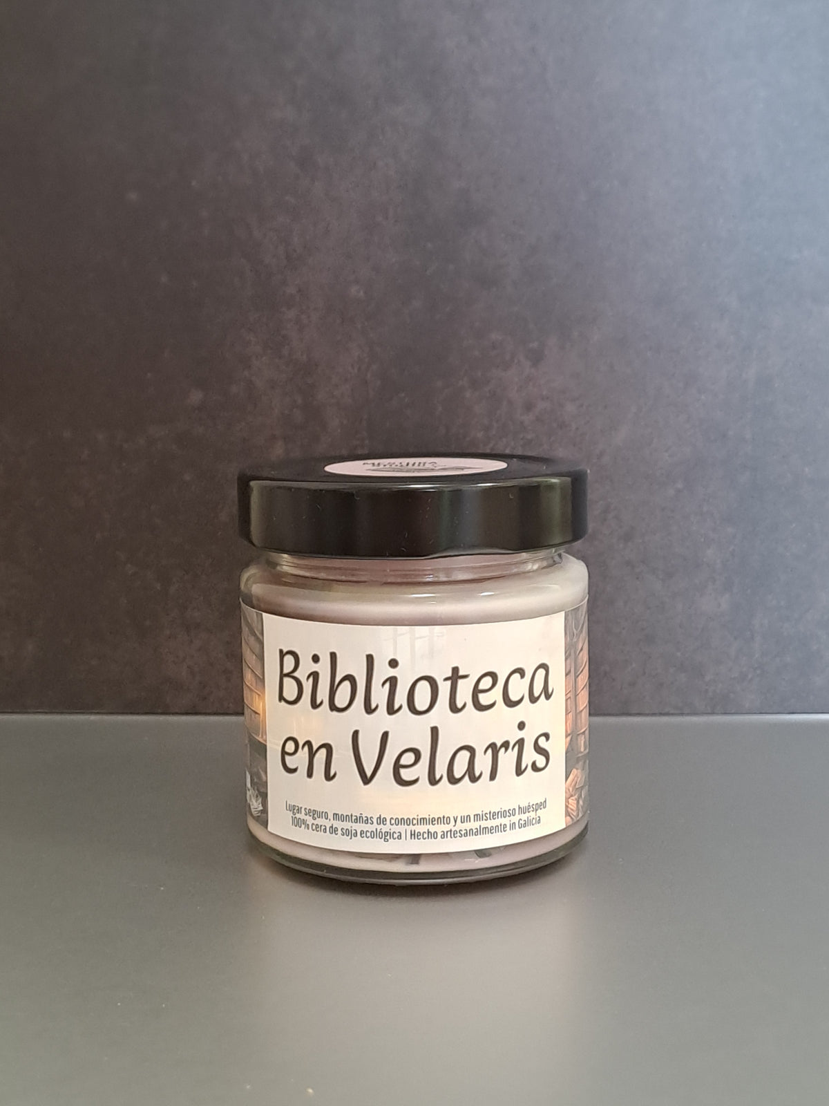 Vela "BIBLIOTECA EN VELARIS", inspirada en la saga Acotar | Amaderada, oriental y terrosa